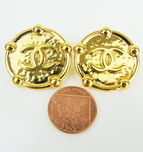 CHANEL extra large round gold plated earrings 1980s- vintage