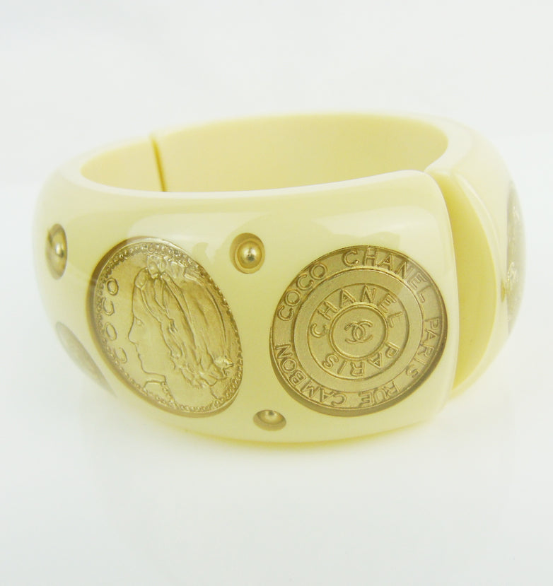 CHANEL Vintage Inclusion Cuff Bracelet Coin and Pearl Cuff cream gold resin