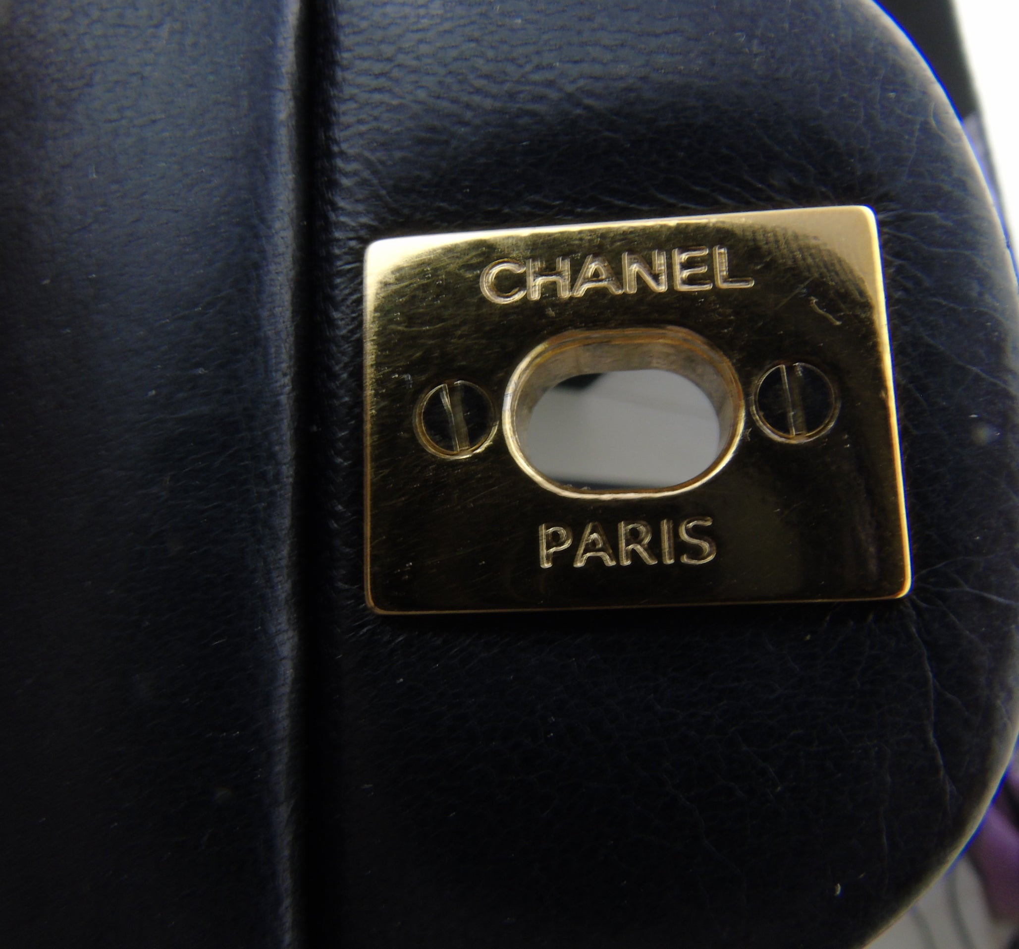 CHANEL classic black flap bag 'valentine charms'