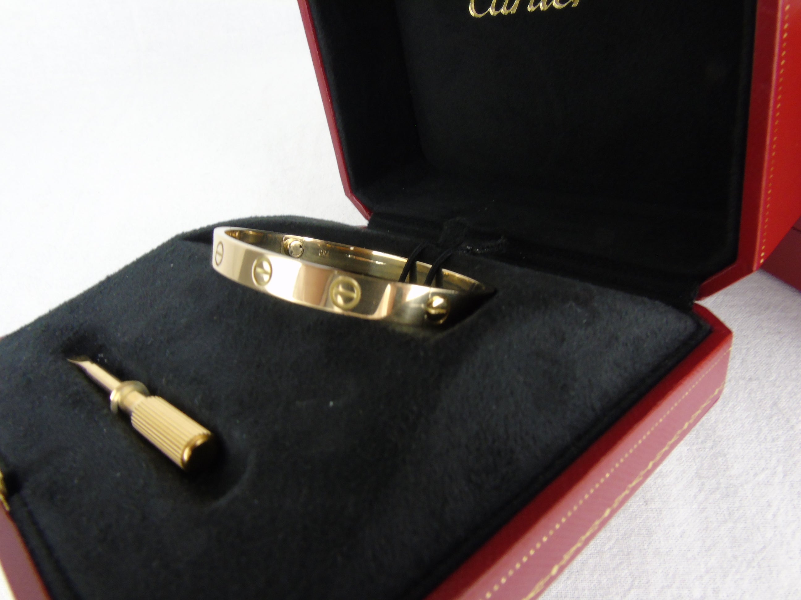 cartier love bracelet size 17 yellow gold