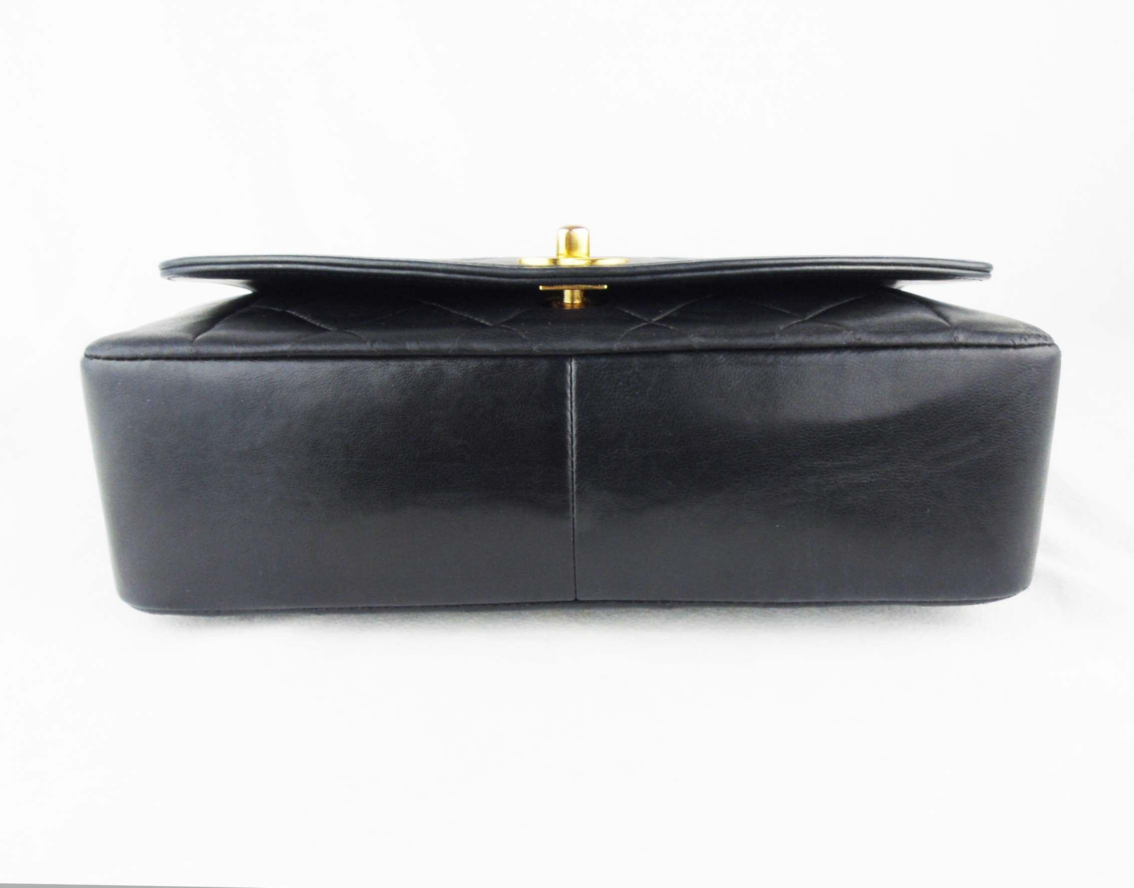 CHANEL 'Diana' 25 black classic flap bag ghw - vintage