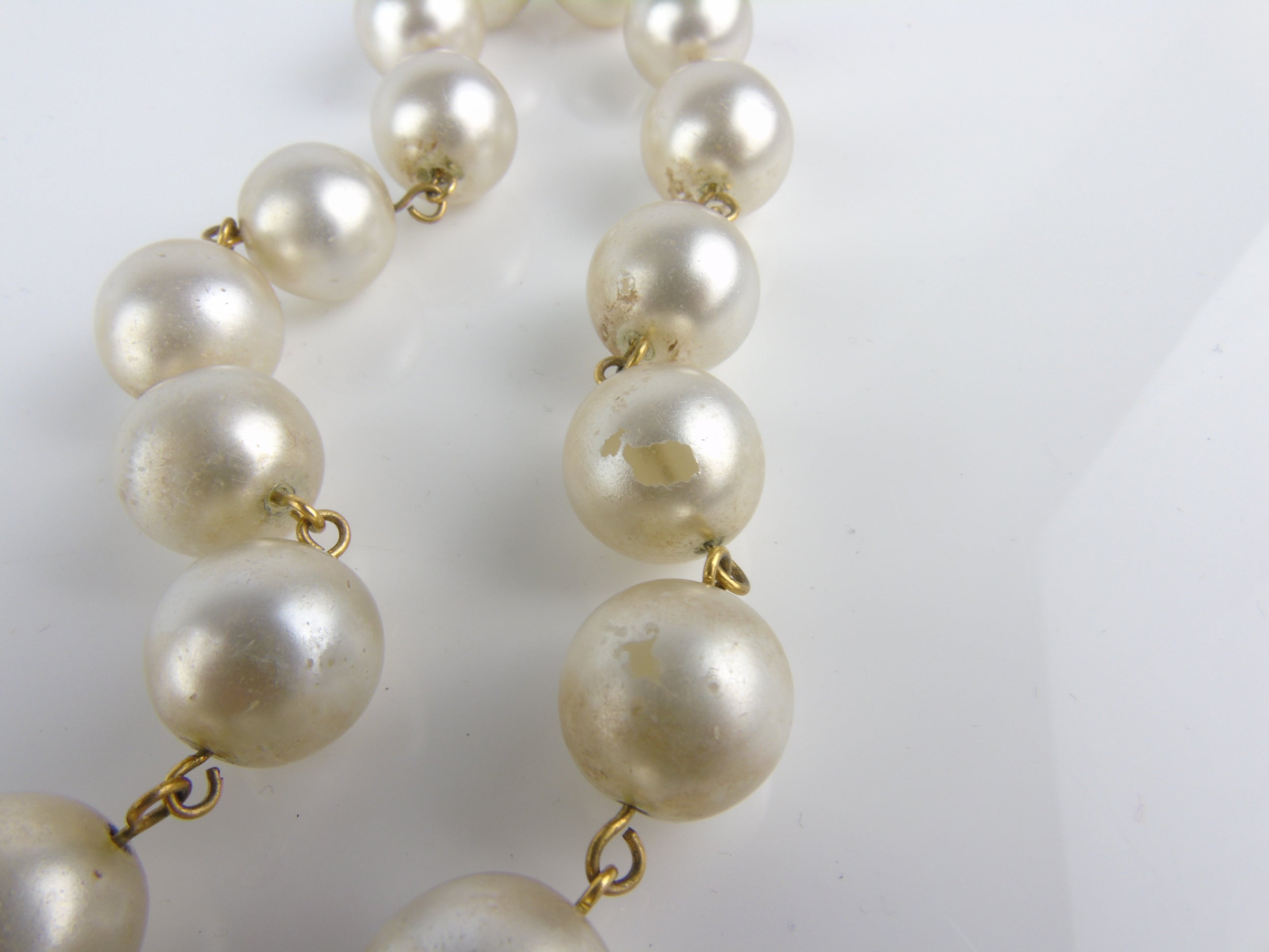 CHANEL Pearl Choker with gold-plated Sun Clasp - vintage