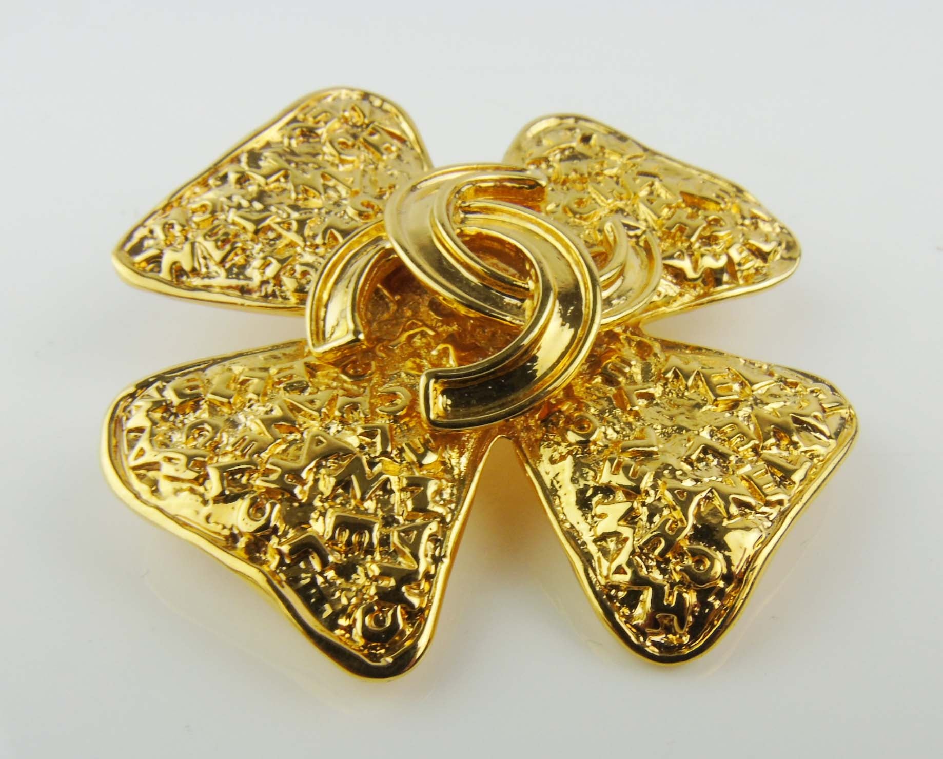 CHANEL Four Leaf Clover CC brooch - vintage 95A