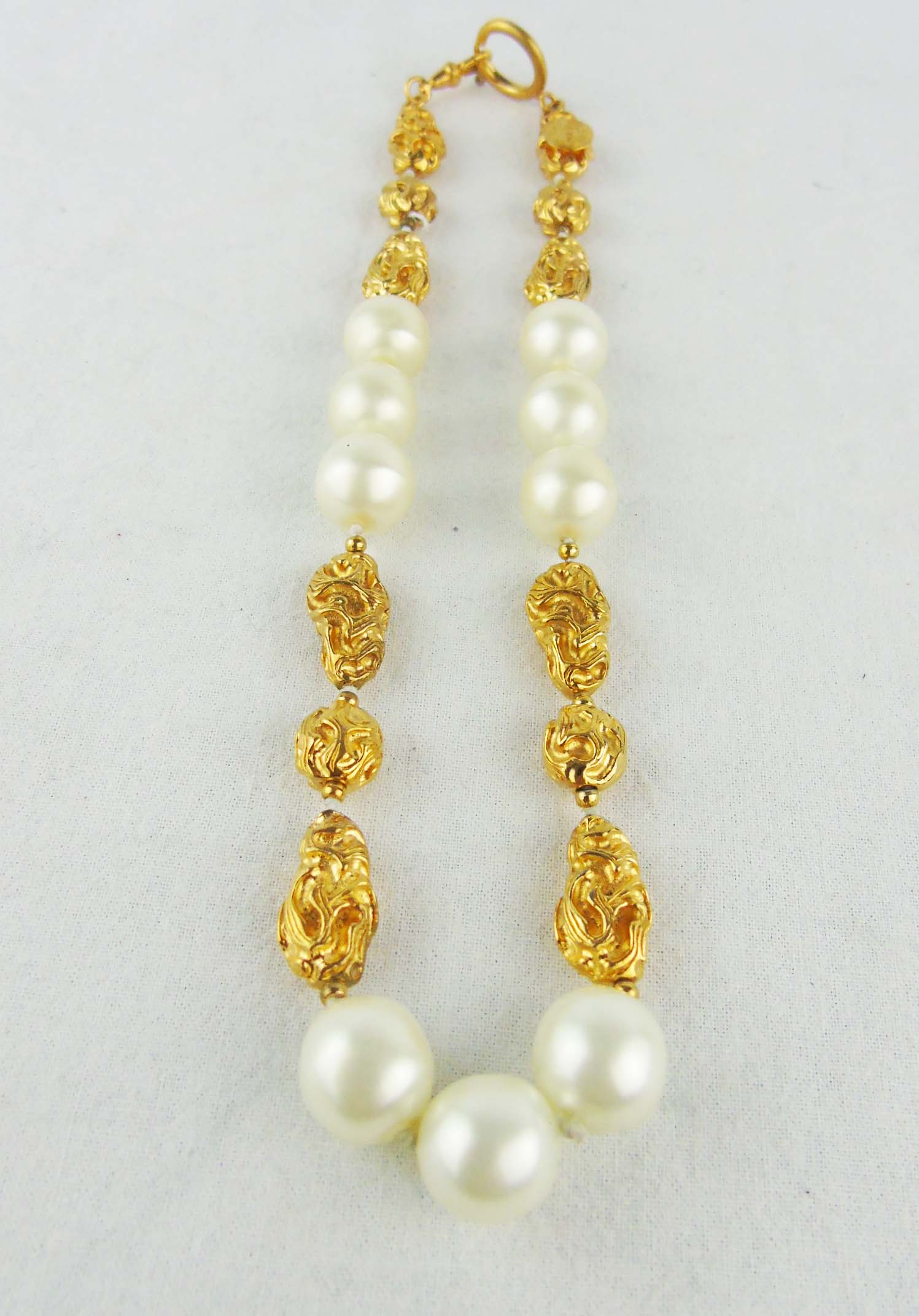 CHANEL Pearl Choker with gold-plated nuggets - vintage