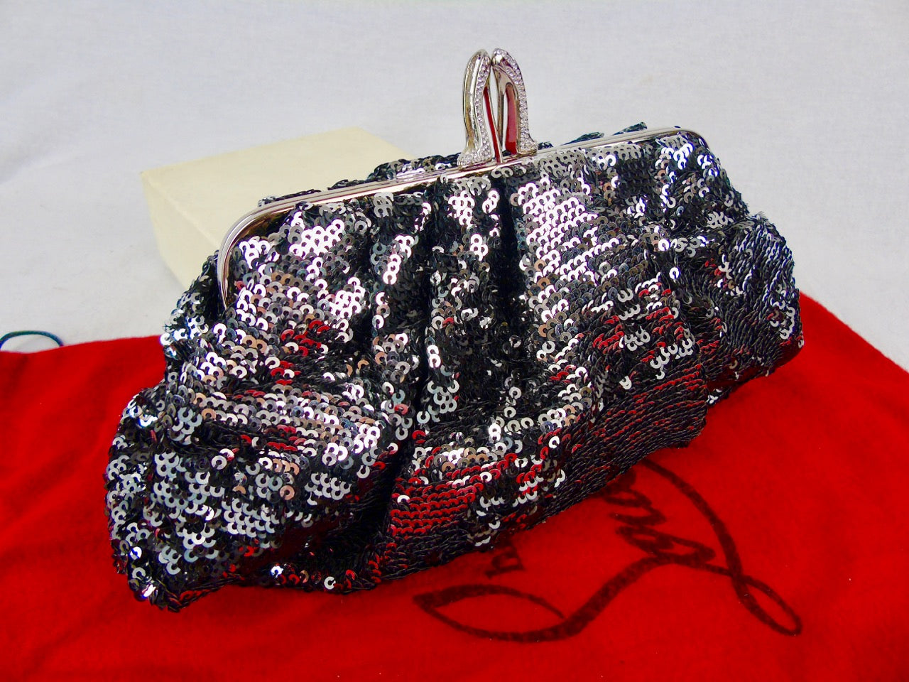 CHRISTIAN LOUBOUTIN sequin clutch black silver strassed shoe clasp T3