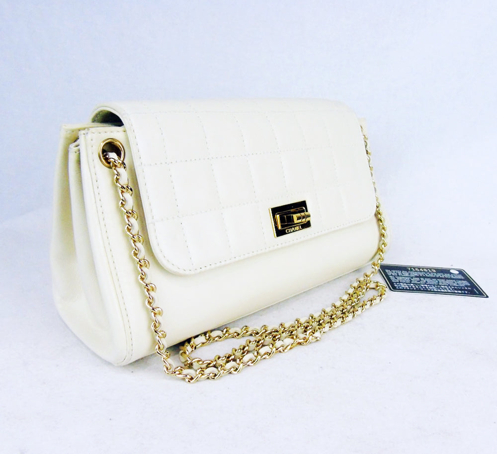 CHANEL pale cream leather quilted flapbag mademoiselle lock