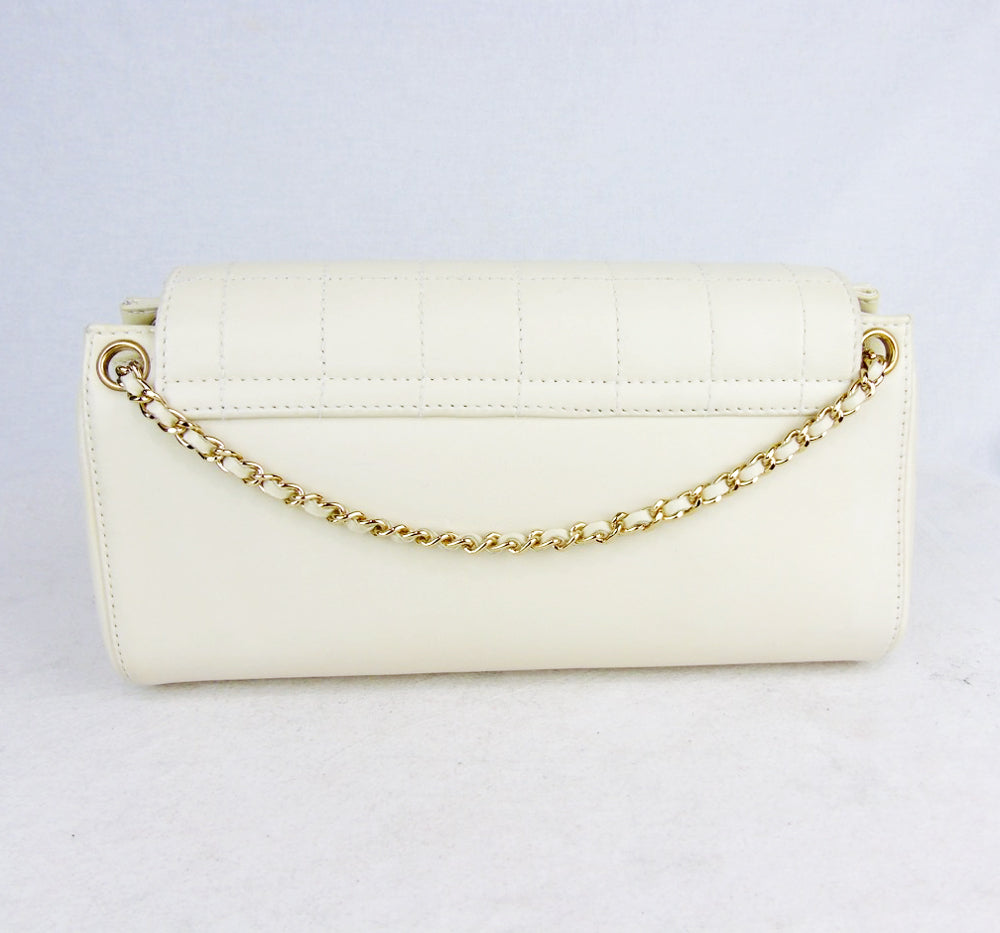 CHANEL pale cream leather quilted flapbag mademoiselle lock