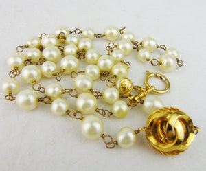 CHANEL Long Pearl Necklace with CC logos - vintage