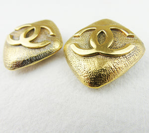 CHANEL Large gold plated earrings - vintage