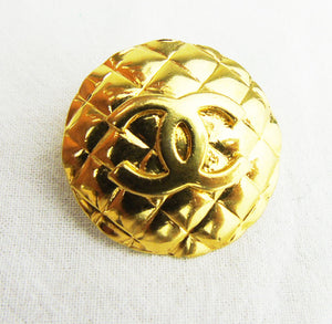 CHANEL Large round gold plated matelasse earrings - vintage