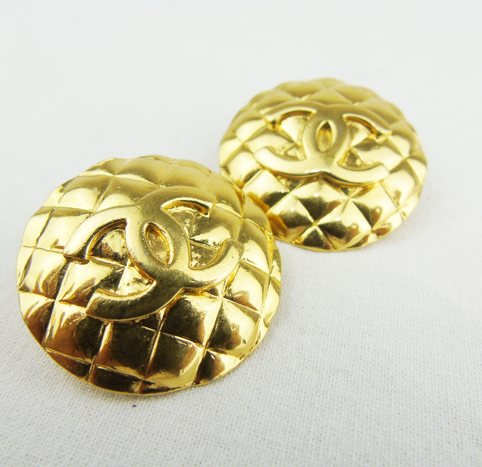 CHANEL large round vintage earrings 